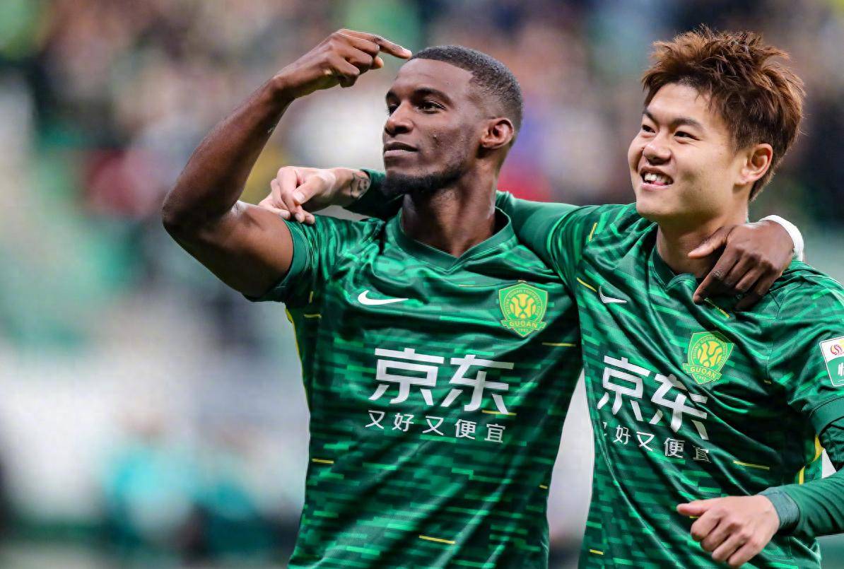 国安客场大胜建业，保持不败战绩