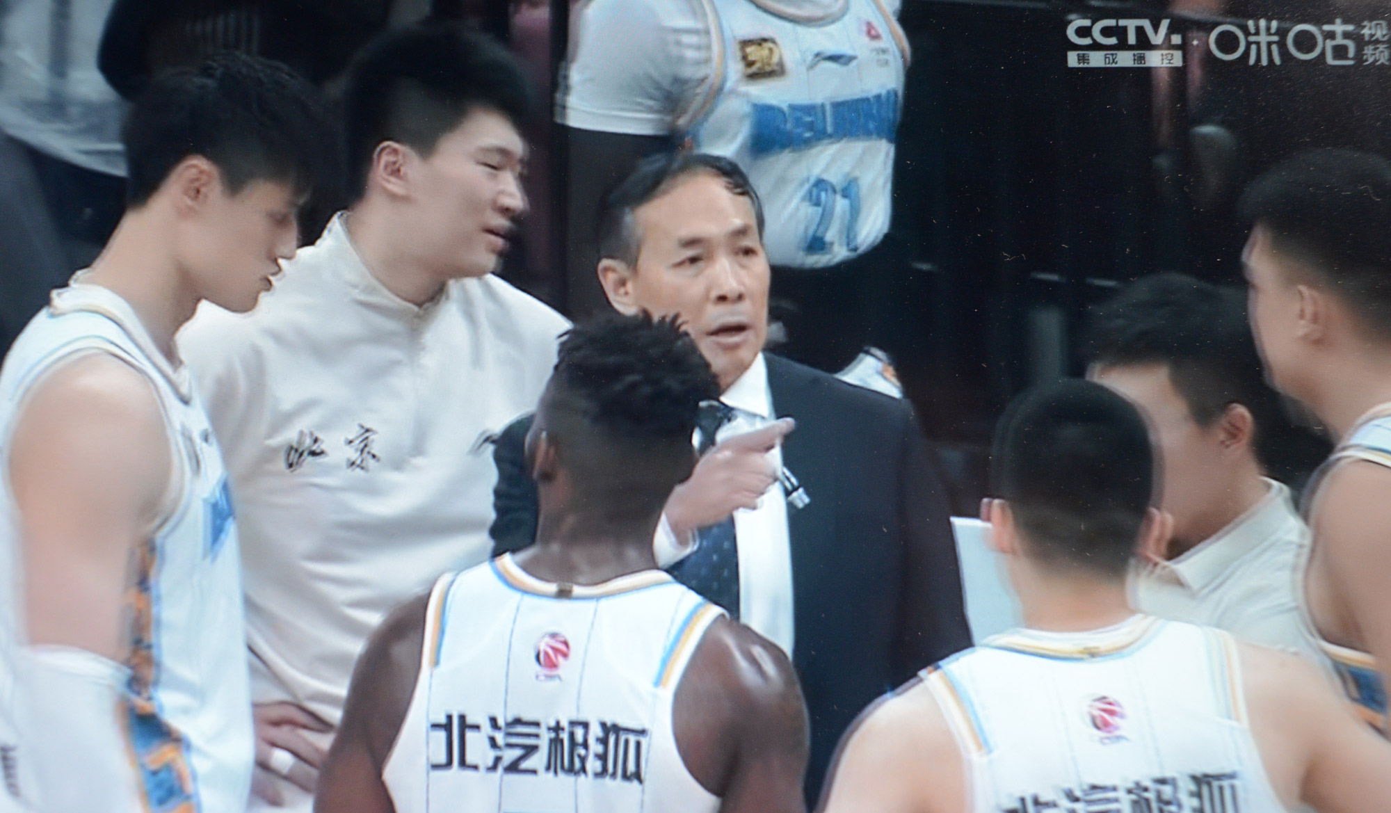 包含第戎主场战平雷恩，两队实力相近难分胜负的词条