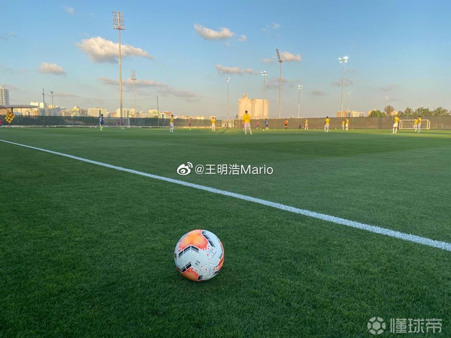 江苏苏宁队客场击败青岛黄海队，继续领跑榜首的简单介绍