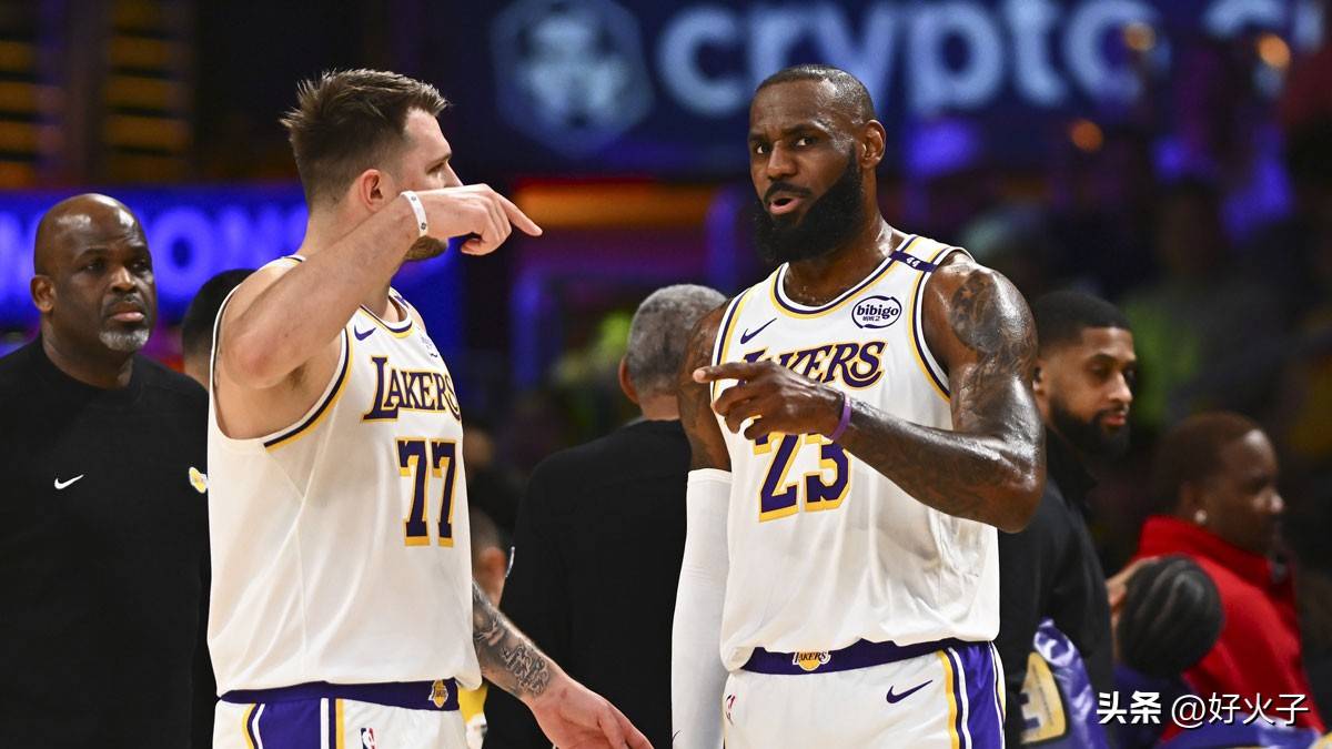 飞翼射手重返赛场，复出表现引人瞩目的简单介绍