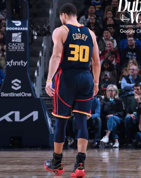 勇士队遭遇连败，库里助攻不足