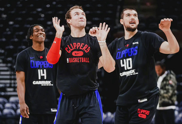 格拉宗竞技主场风生水起，扩大领先优势