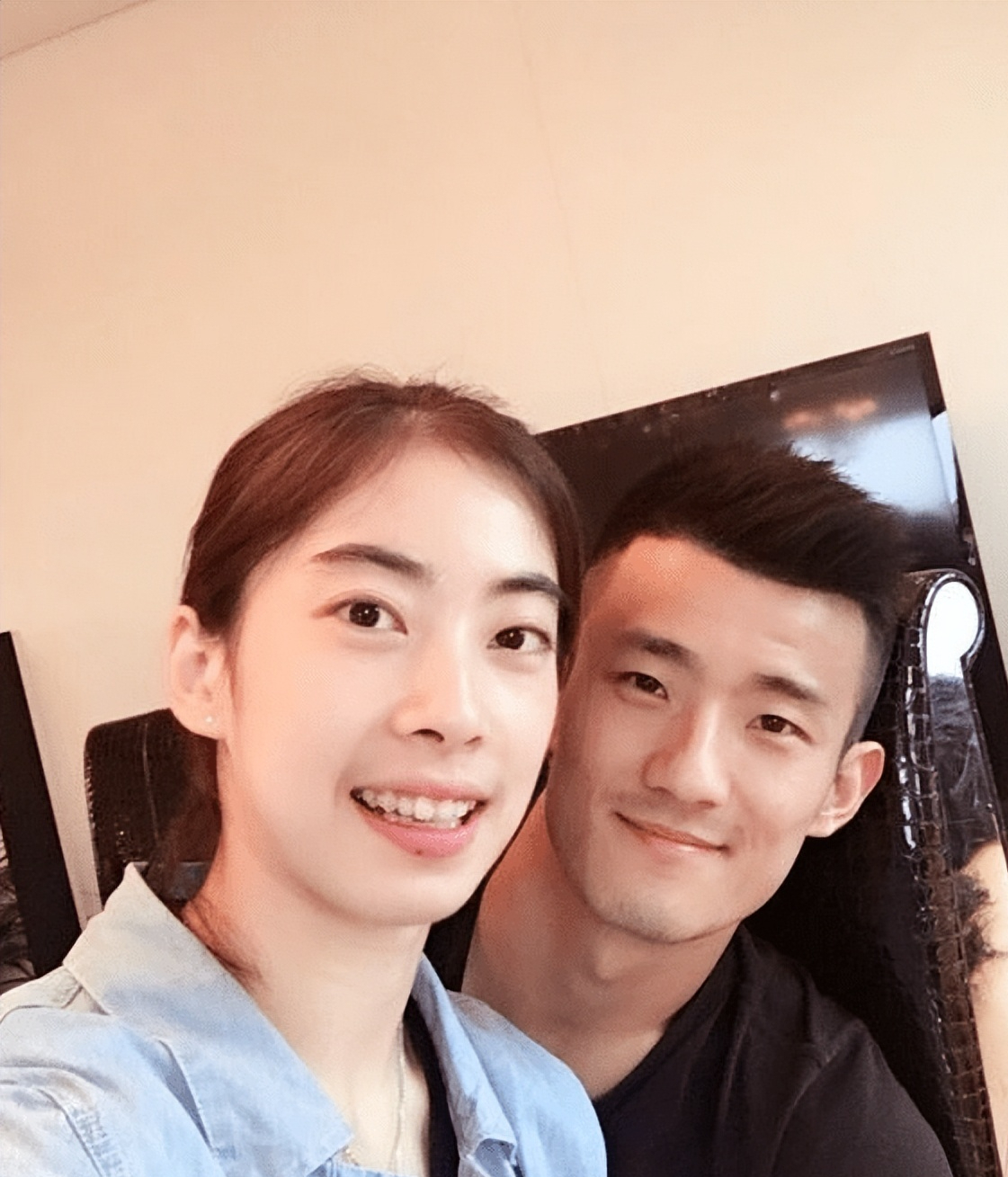 包含印度羽毛球队爆冷中国羽毛球队，谌龙制霸全场的词条