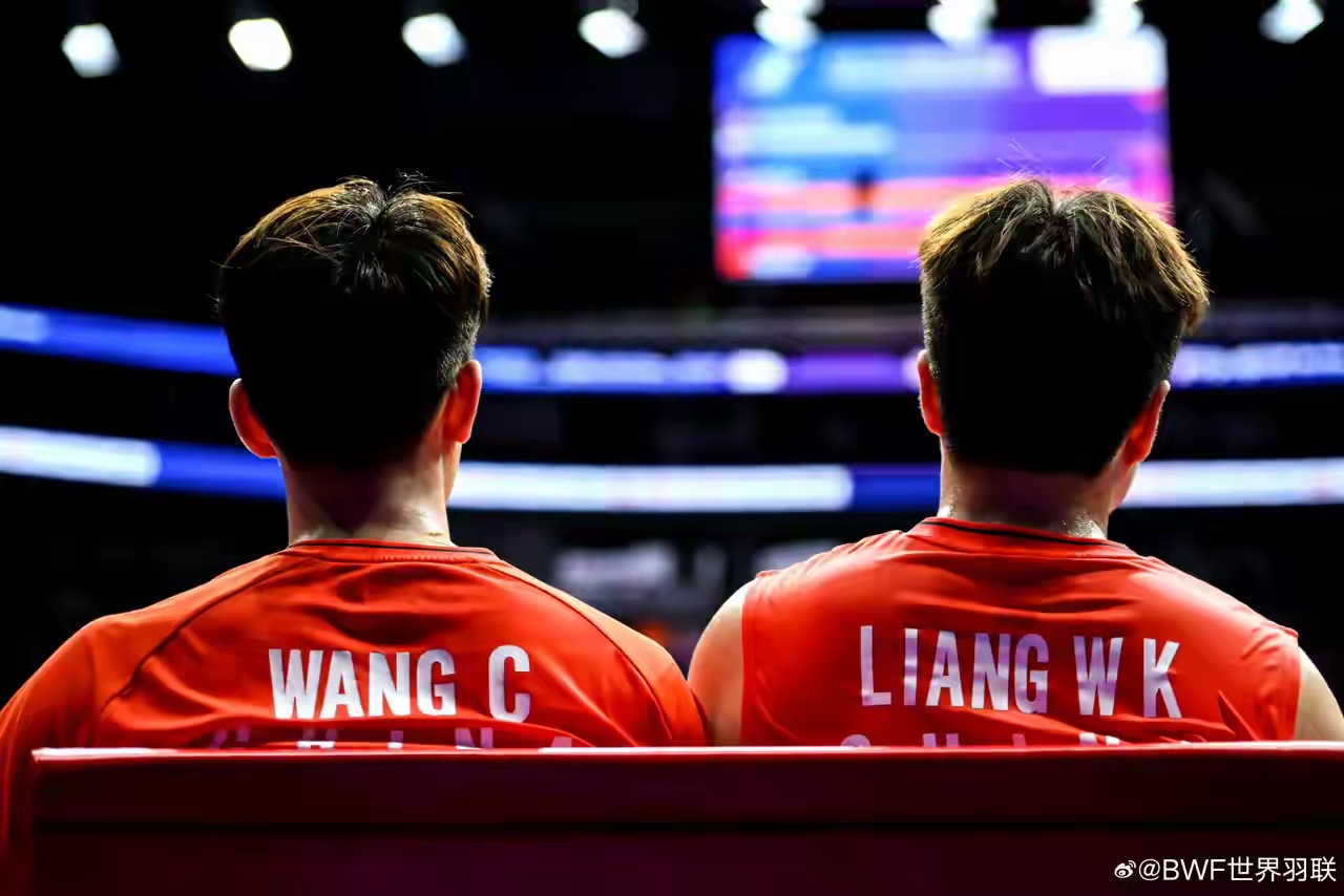 包含印度羽毛球队爆冷中国羽毛球队，谌龙制霸全场的词条