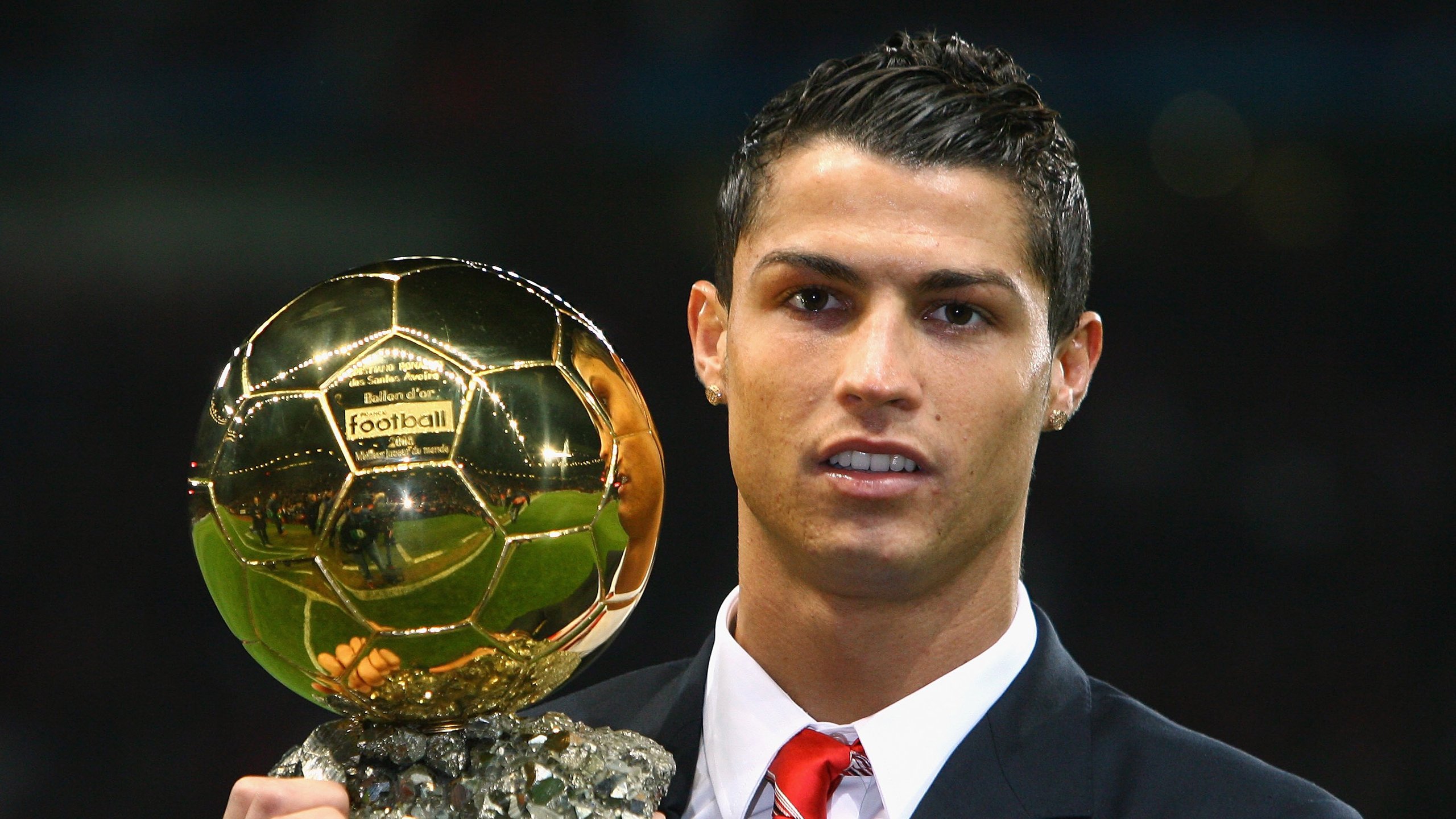 传奇邀请赛爆冷!马赛元老队轻取国际米兰,莫德里奇客串对手核心闪耀全场