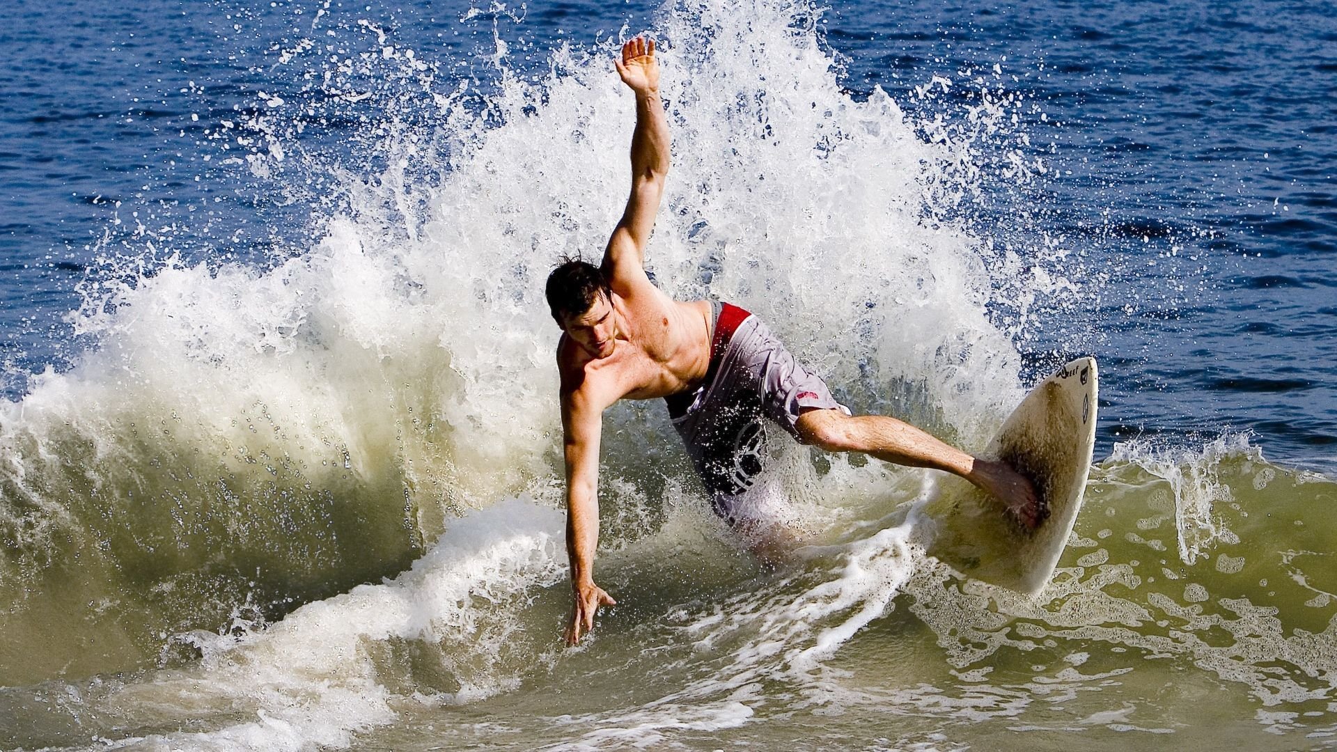开云平台-锚点，当沉默的巨人挽住命运的巨轮
