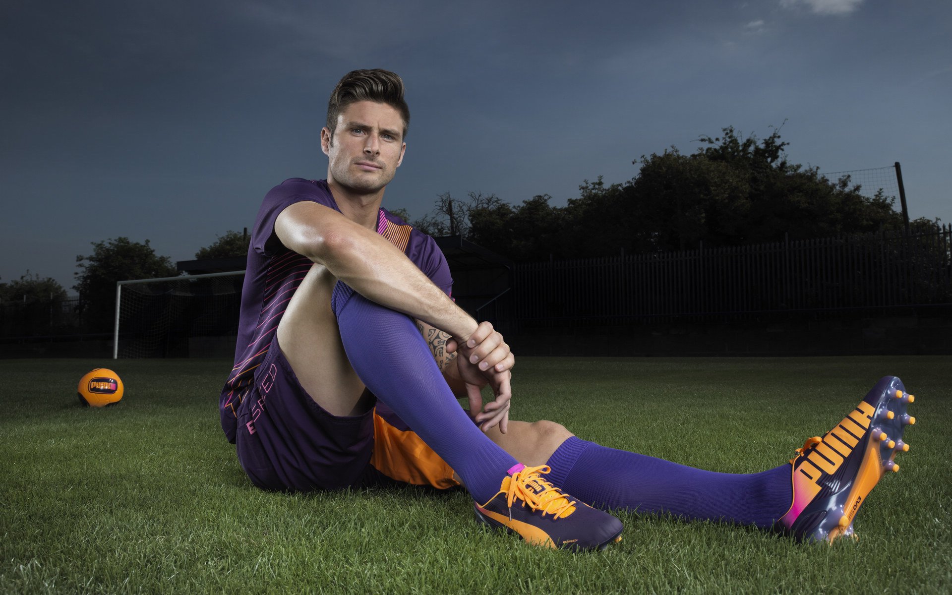 东方火光与铁网意志，孙铭徽用烈焰改写丝绸与钢铁的对话